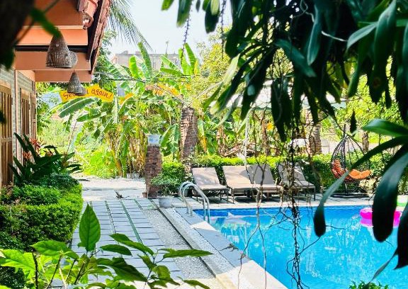Hoa Lu Cabin | Idyllic Tam Coc Summer Bungalow with Oceanfront Pool Access