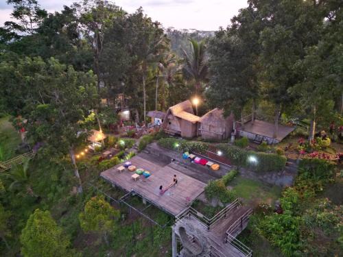 Sidemen Other | Discover Taman Asta Gangga: Guest Rated 9/10 & Breakfast Included