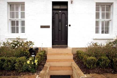 Hobart Central Business District House | Tamara Cottage Historic Warmth