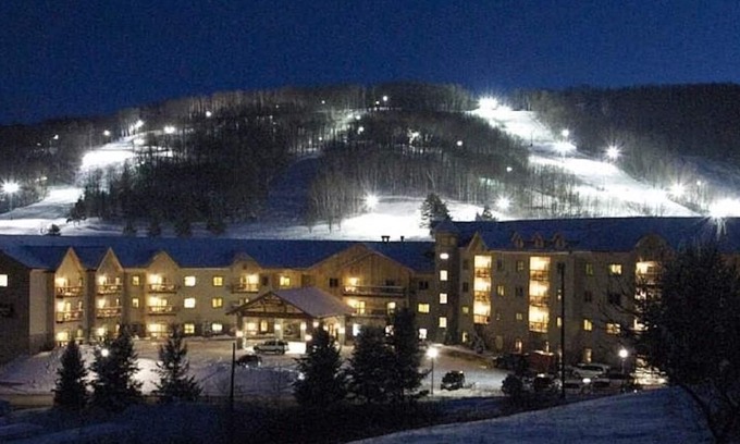 Ellicottville Condo | Experience Tamarack Club: Ski-in/Out Condo with Pool