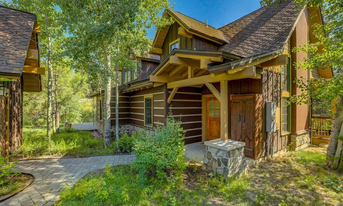 Tamarack Resort House | Elegant Tamarack Ski Resort Townhome with Spa & Lake Views