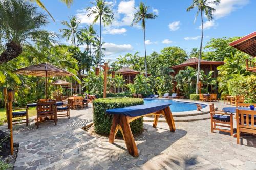 Tambor Hotel | Relax at Tambor Tropical Beach Resort - Adults Only Retreat