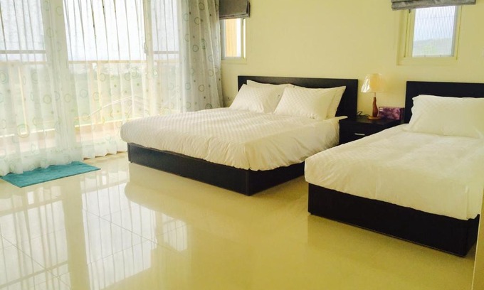 Donghe House | Oceanfront Escape at Tamowan with Breakfast & Ocean View
