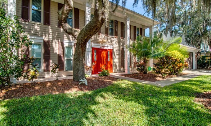Bloomingdale House | Relaxing Tampa Bay Pool Home with Heated Amenities