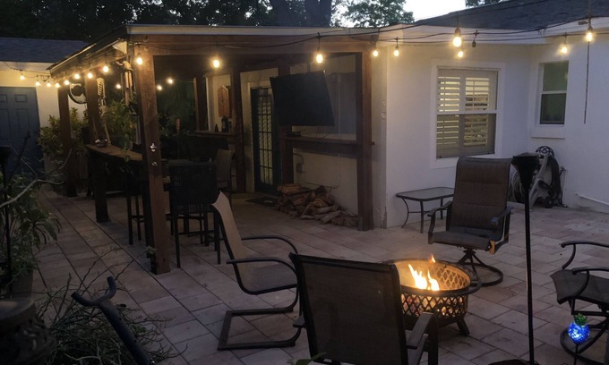 Tampa House | Experience Tampa's Oasis: 10/10 Rated Family Retreat