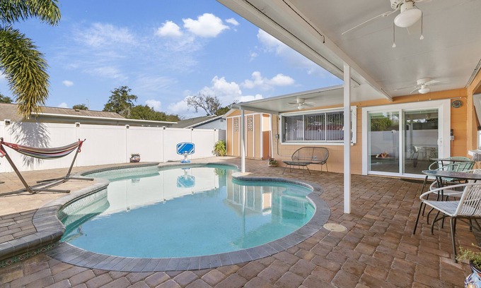 Citrus Park House | Experience Tampa's Paradise: Pet Friendly with Ocean Views