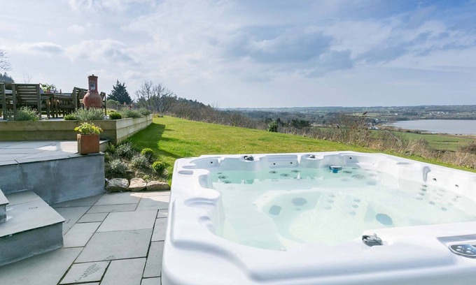 Pentraeth Cottage | Relaxing Getaway at Tan y Fron with Hot Tub and Ocean Views
