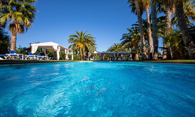 Alcanar House | Discover Tancat de Codorniu: 4-Star Retreat with Spa & Pool