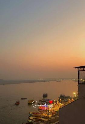 Varanasi Cabin | Pet-Friendly Tandon Lodge with Breakfast & Child Services