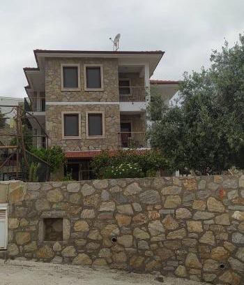 Datca City Center Apartment | Inviting Taner Apart: Child-Friendly Retreat Awaits You