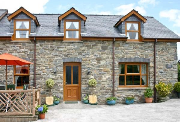Lampeter House | Pet-Friendly Tangaer Cottage: Rated 9.4/10 by Guests