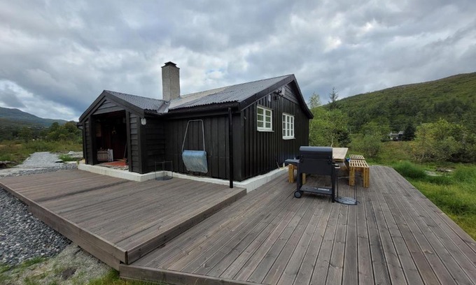 Kvam House | Explore Tangen: 4-Bedroom Cabin by the Oceanfront