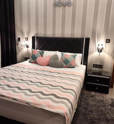 Luxus Apartment | Family-Friendly Retreat at TangierApp with Hot Tub Access
