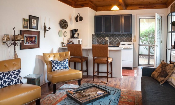 Southern Pines Apartment | Cozy Tanglewood Farm B&B - Private Apartment on Horse Farm