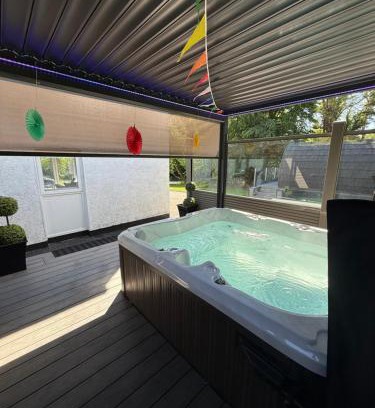 Newry Apartment | Experience Tanglewood Loft: Pet Friendly with Hot Tub