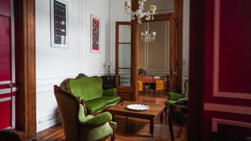 Balvanera Apartment | Historic Tango House: Pet-Friendly Retreat for Up to 7 Guests