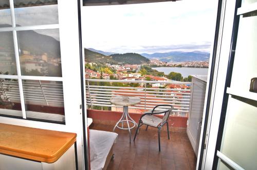 Maniakoi Apartment | Discover Tania's View: Pet-Friendly Family Retreat