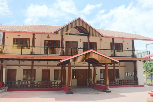 Belur Bed & Breakfast | Cozy Stays at Taniva Dani with Hot Tub & Pet Friendly Options