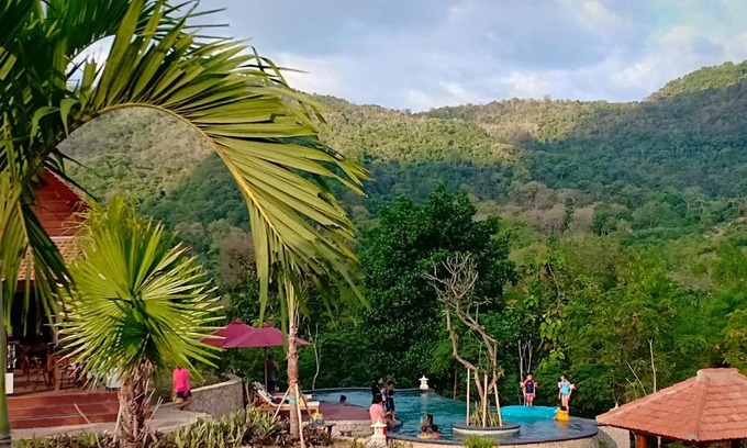 Labuan Bajo House | Relax at Tanjung Lima Villas Labuan Bajo with Pool & Breakfast