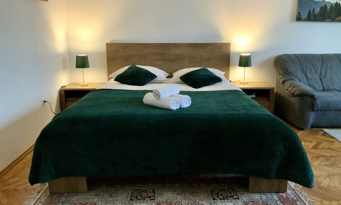Historic Center Apartment | Cozy Tanners Tower Studio with Scenic Views & Pet-Friendly