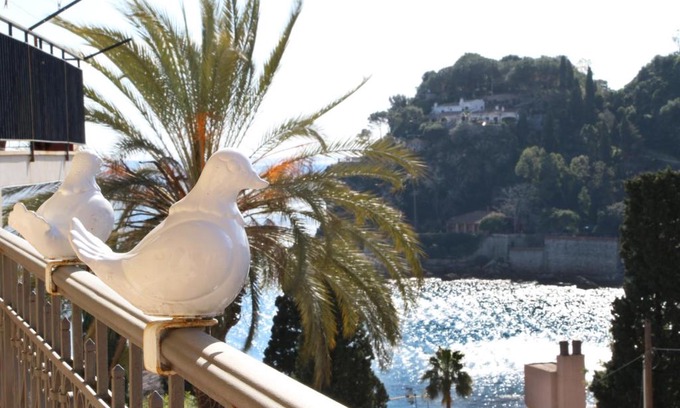 Mazzaro Apartment | Oceanfront Taonasi Mazzarò Apartments with Guest Rating 9.6