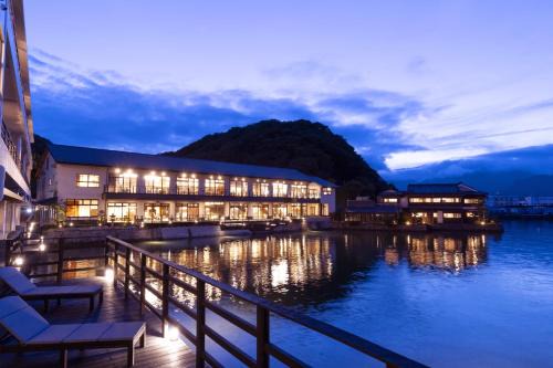 Nachikatsura-cho Hotel | Family-Friendly Yukai Resort Premium Koshinoyu with Hot Tub