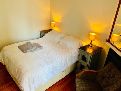 Mortlake Apartment | Family-Friendly Tapestry Apartment - 4-Star Guest Favorite