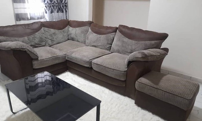 West Coast Division House | Cozy Tapis Guest House: Ideal for Family-Friendly Stays