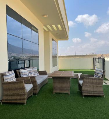 Taqah Villa | Experience Taqah Hills: Family-Friendly with Pool Access