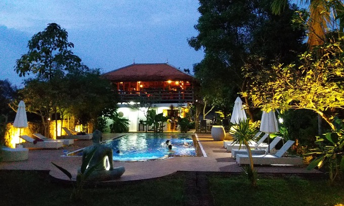 Krong Kaeb Hotel | Eco-Friendly Tara Lodge: Family & Pet Friendly Retreat