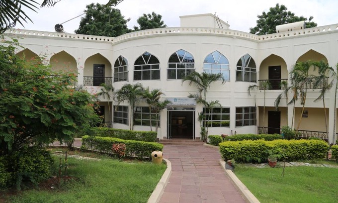 Hyderabad Hotel | Discover Taramati Baradari: Family-Friendly with Pool Access