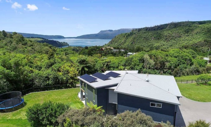 Lake Tarawera House | Discover Tarawera Paradise: Ideal for Family Getaways