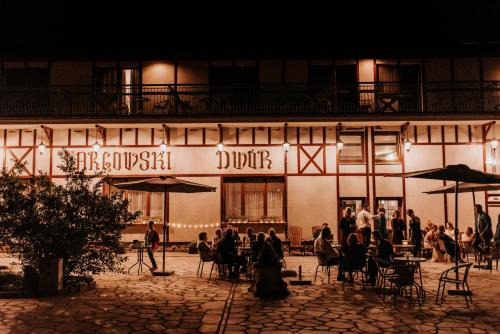 Dzwierzuty Bed & Breakfast | Pet-Friendly Stay at Targowski Dwór Mazury with Hot Tub