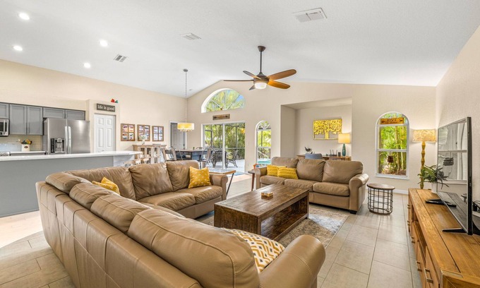 Tarpon Springs House | Unforgettable Tarpon Springs Escape with Pool and Ocean View