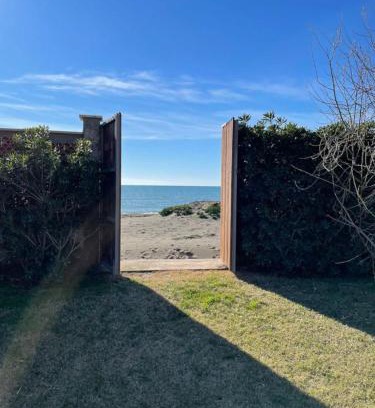 Tarquinia Villa | Beachfront Villa Velca in Tarquinia Lido - Family & Pet Friendly