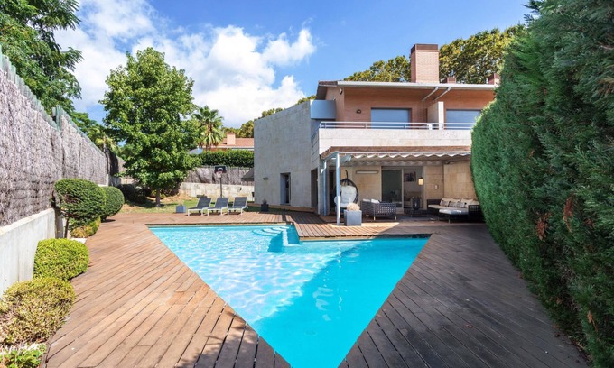 Arenys de Munt House | TARRACO: Elegant Design & Privacy, 10 Min from the Beach