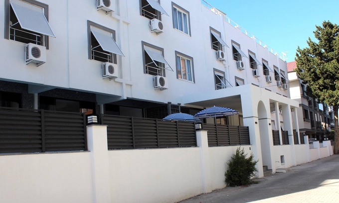 Altinkum Apartment | Oceanfront Tasan Apart Otel: Ideal for Family Getaways
