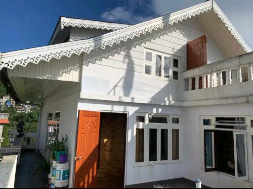 Darjeeling Apartment | Guest Rated 9.9: Tashiling Homestay for Families