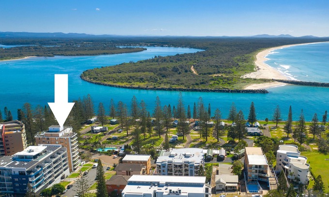 Port Macquarie Apartment | Relaxing Three-Bedroom Retreat with Pool in Town