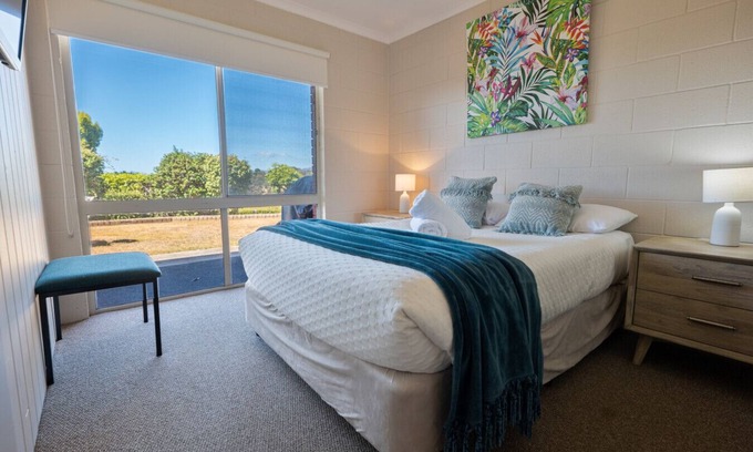 Scamander Villa | Relax at Tasman Villa with Oceanfront Views & Spa