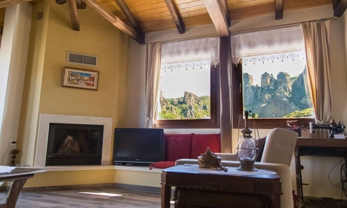 Kalambaka Apartment | Scenic Tasos House with Panoramic Views & Breakfast Included