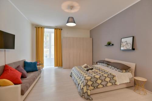 Rione Duomo Apartment | Cozy Tasso Apartment: Kid-Friendly Retreat with Great Ratings