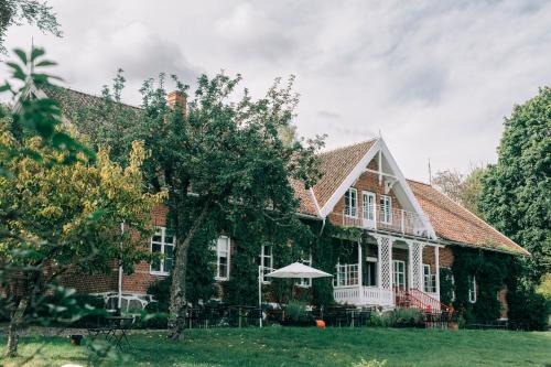 Andrarum House | Experience Comfort at Tastecelebration Residence - 9/10 Rated