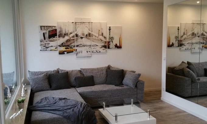Hochheide Apartment | Modern Apartment with Pool, Breakfast & High Guest Rating