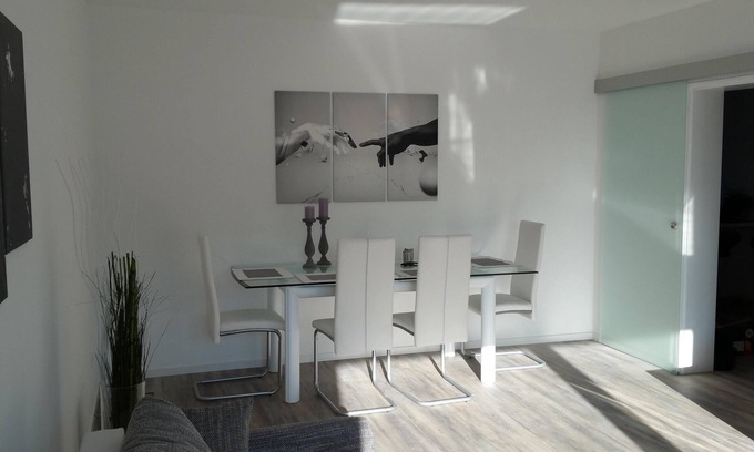 Hochheide Apartment | Bright Apartment with Wifi, Pool & High Guest Rating 9.8