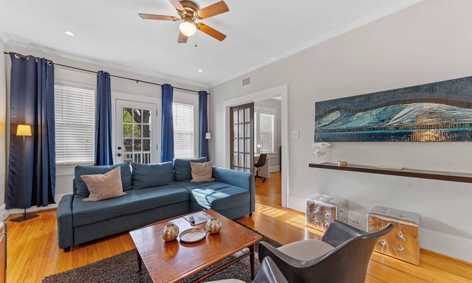 Dilworth Condo | Cozy 2BR Retreat near Uptown with Balcony & Great Amenities