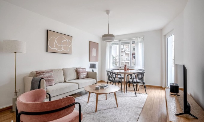Iselin Apartment | Elegant Iselin 2BR with Kitchen, Steps to Central Market