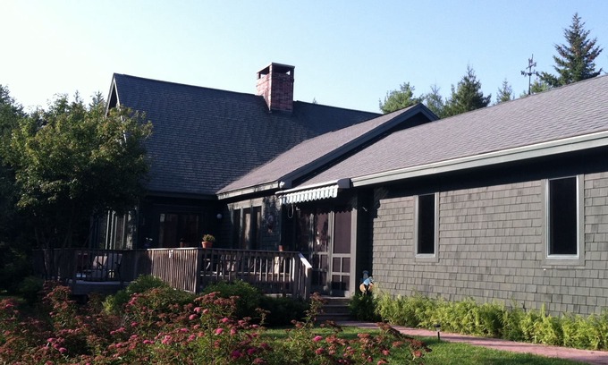 Southwest Harbor Cottage | Inviting Mountain Cottage Just Steps from Ocean and Acadia