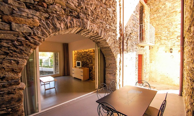 Ghiffa Apartment | Stylish 2½-Room Apartment with Pool and Lake View