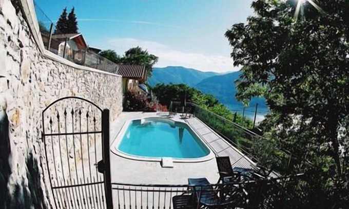 Tronzano Lago Maggiore House | Elegant 2-Bedroom House with Pool Near Tronzano